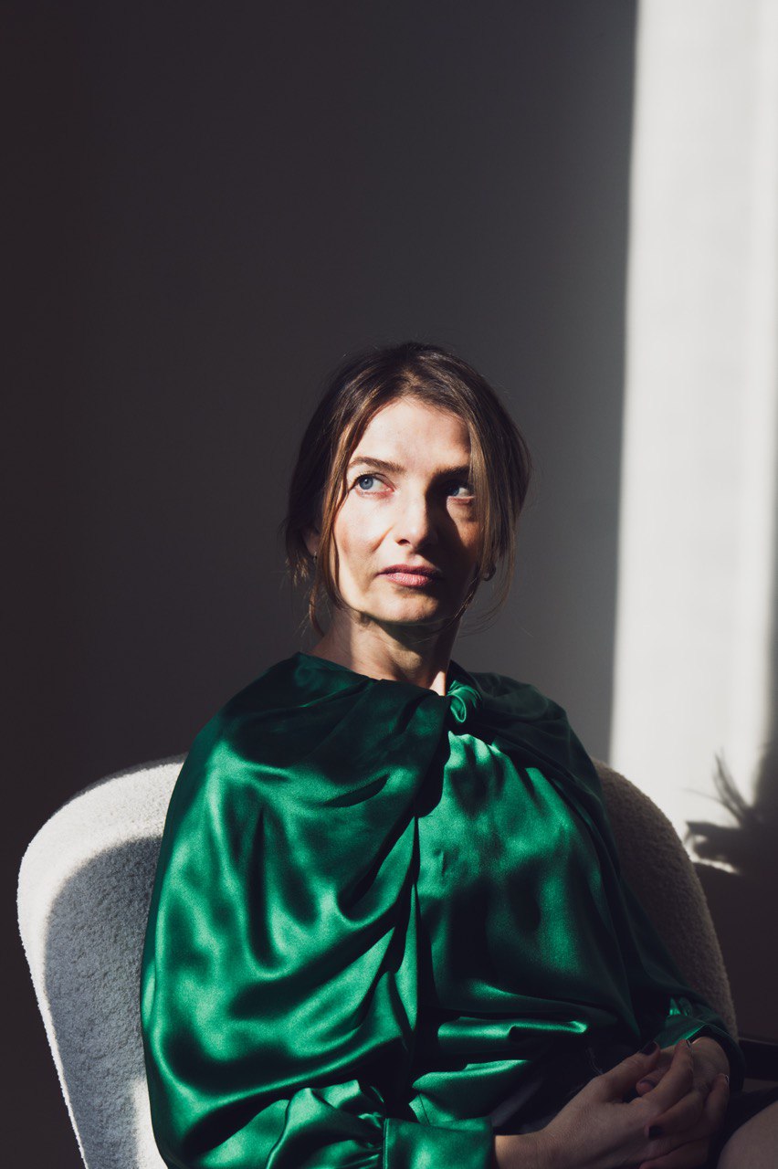 Alissa Kole is a writer, poet director and speaker published in financial and literary press.